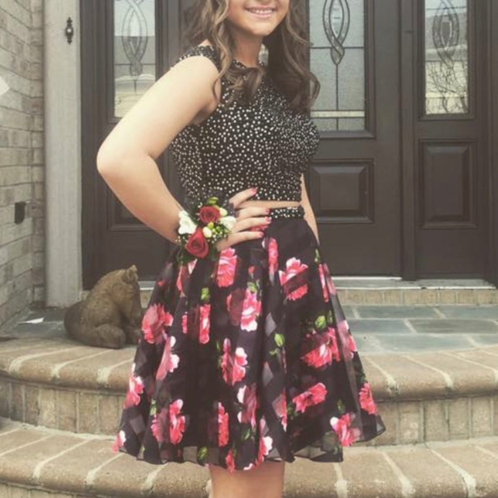 Prom dress 2 piece size 7/8